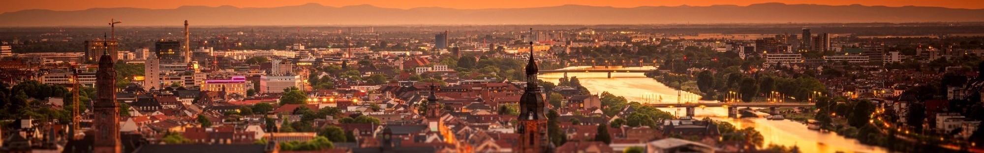 Blick auf Heidelberg am Abend